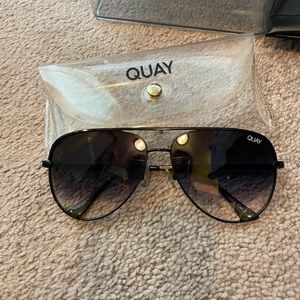 Quay x Desi black aviators